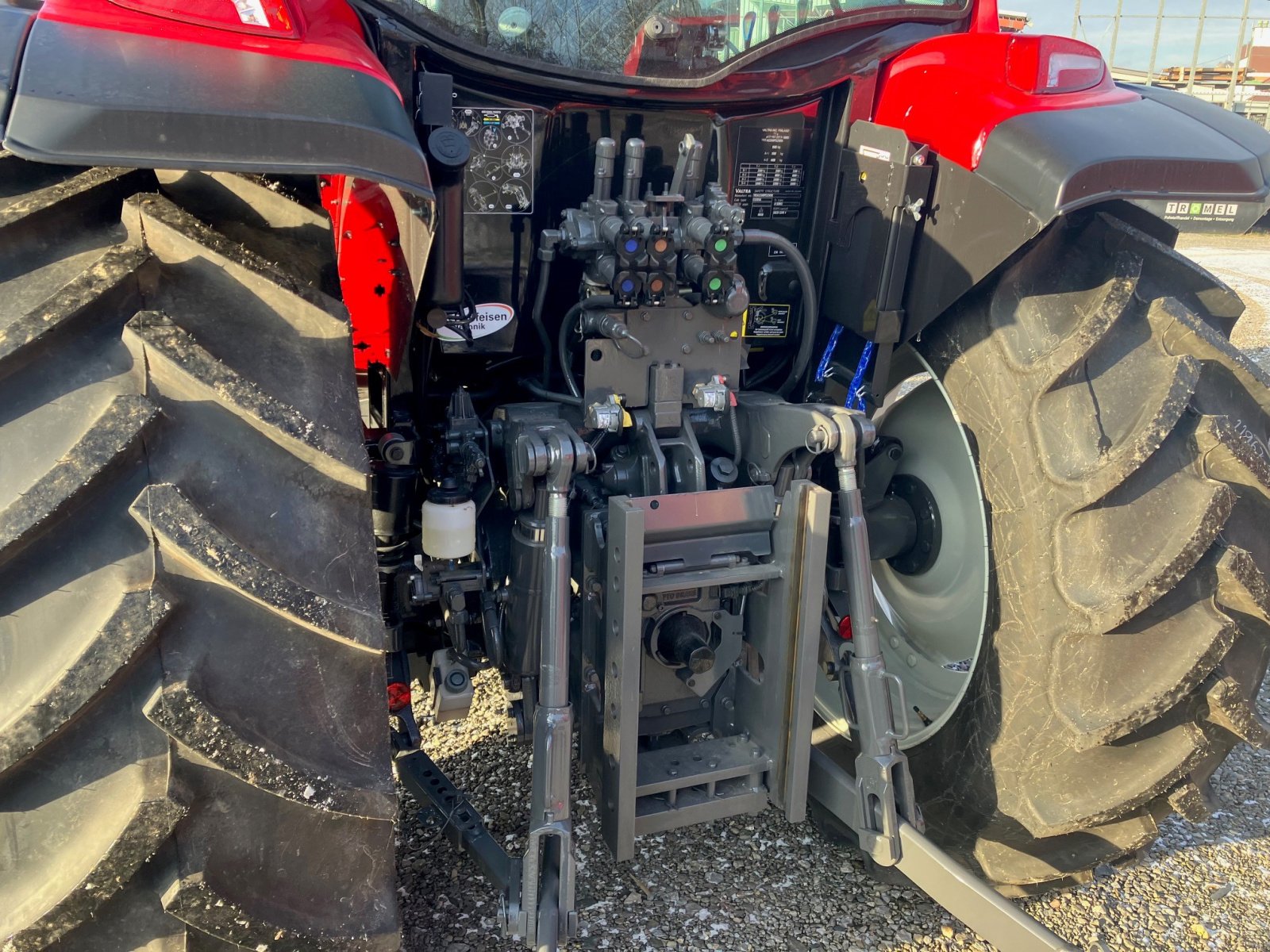 Traktor des Typs Valtra A115 MH4 2B0, Gebrauchtmaschine in Petersberg (Bild 6)