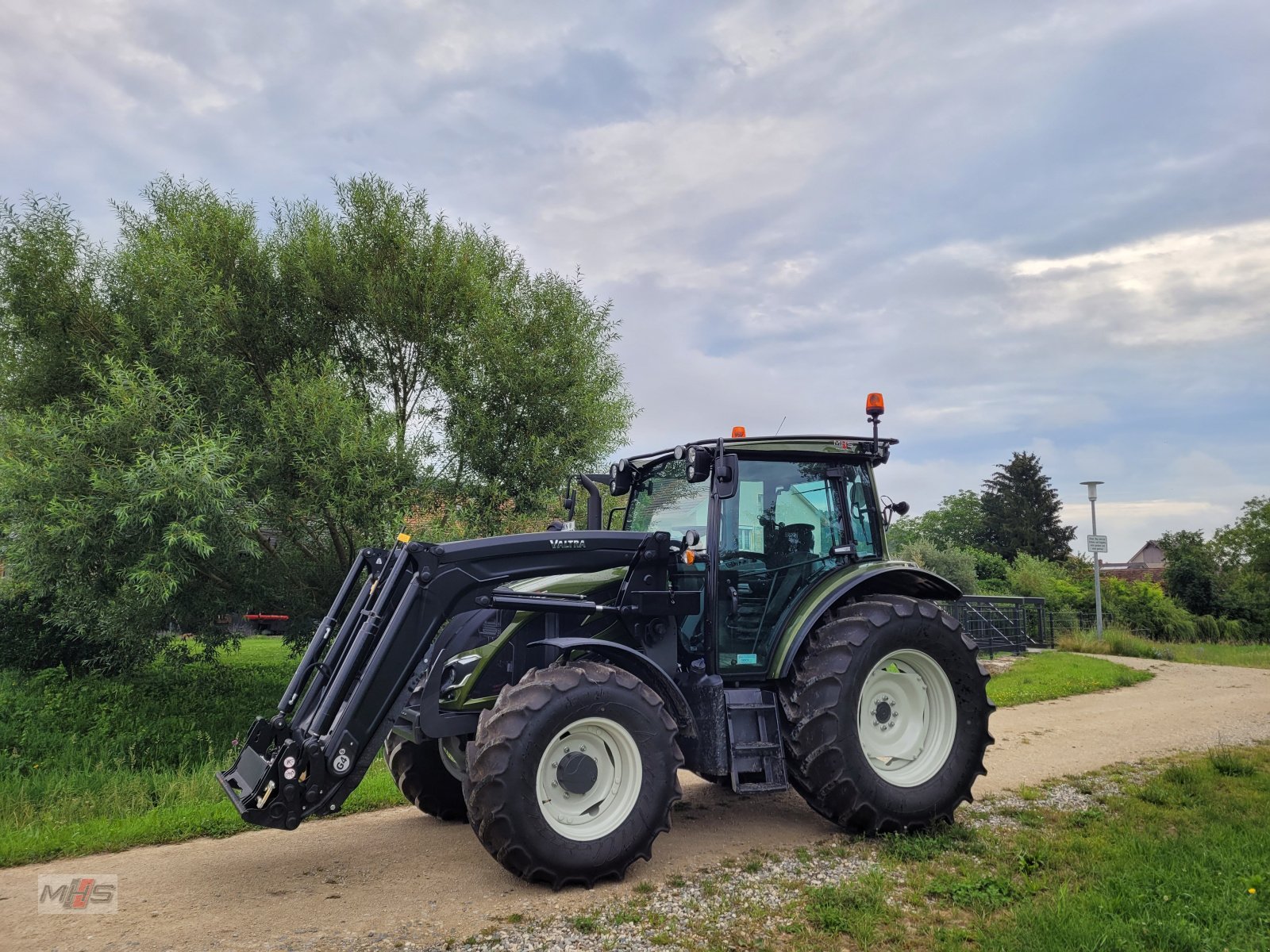 Traktor του τύπου Valtra A115 MH4, Neumaschine σε Engen (Φωτογραφία 2)