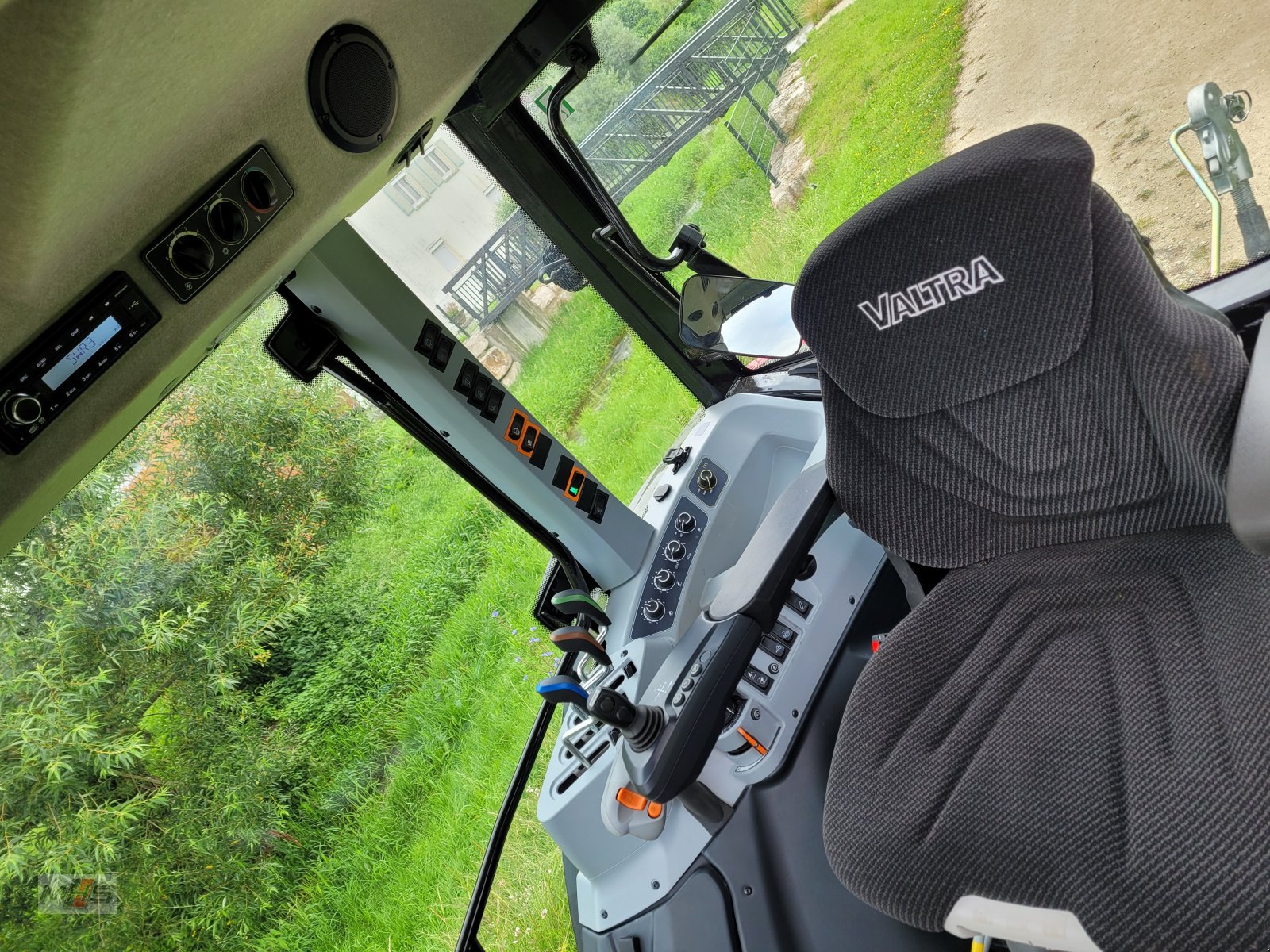 Traktor del tipo Valtra A115 MH4, Neumaschine en Engen (Imagen 6)