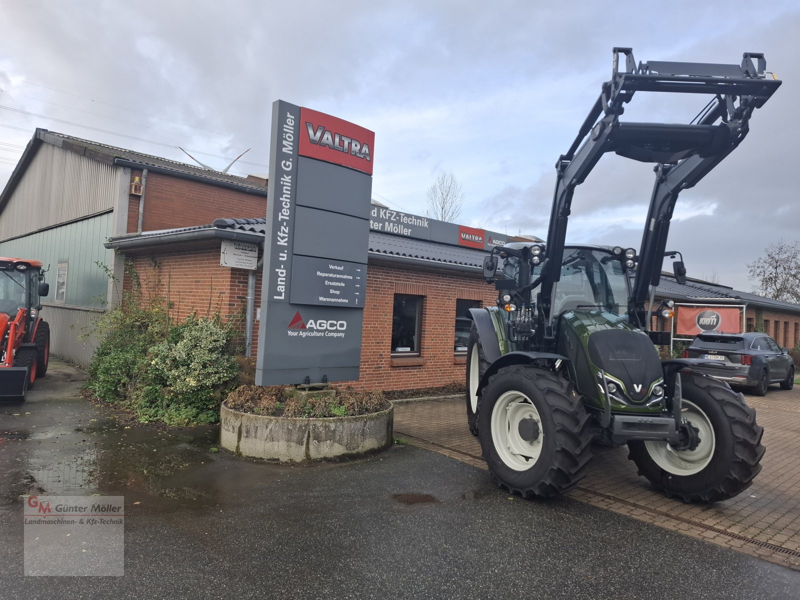 Traktor of the type Valtra A115 MH4, Neumaschine in St. Michaelisdonn (Picture 3)