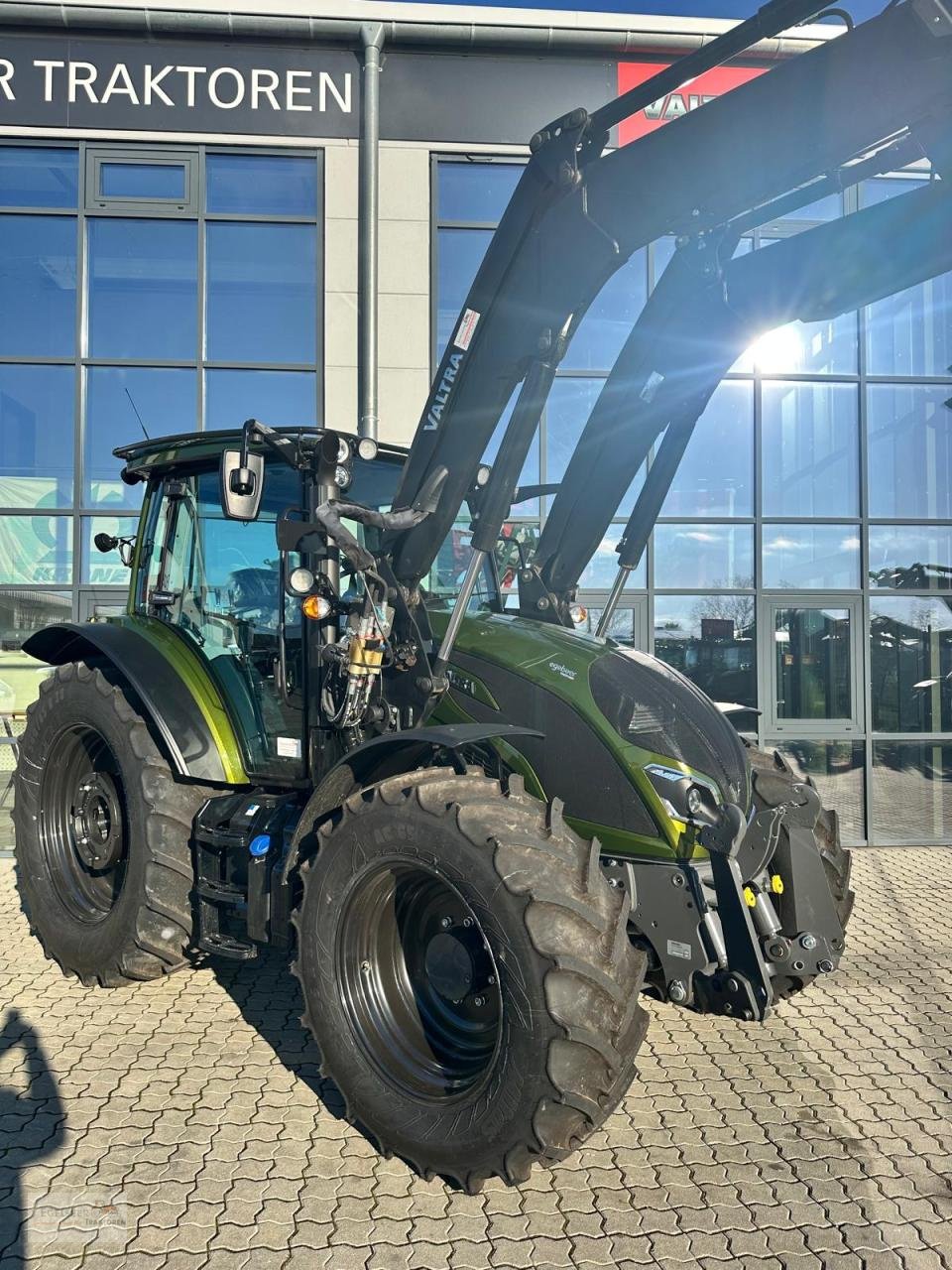 Traktor des Typs Valtra A115 MH4, Neumaschine in Fürth / Burgfarrnbach (Bild 2)