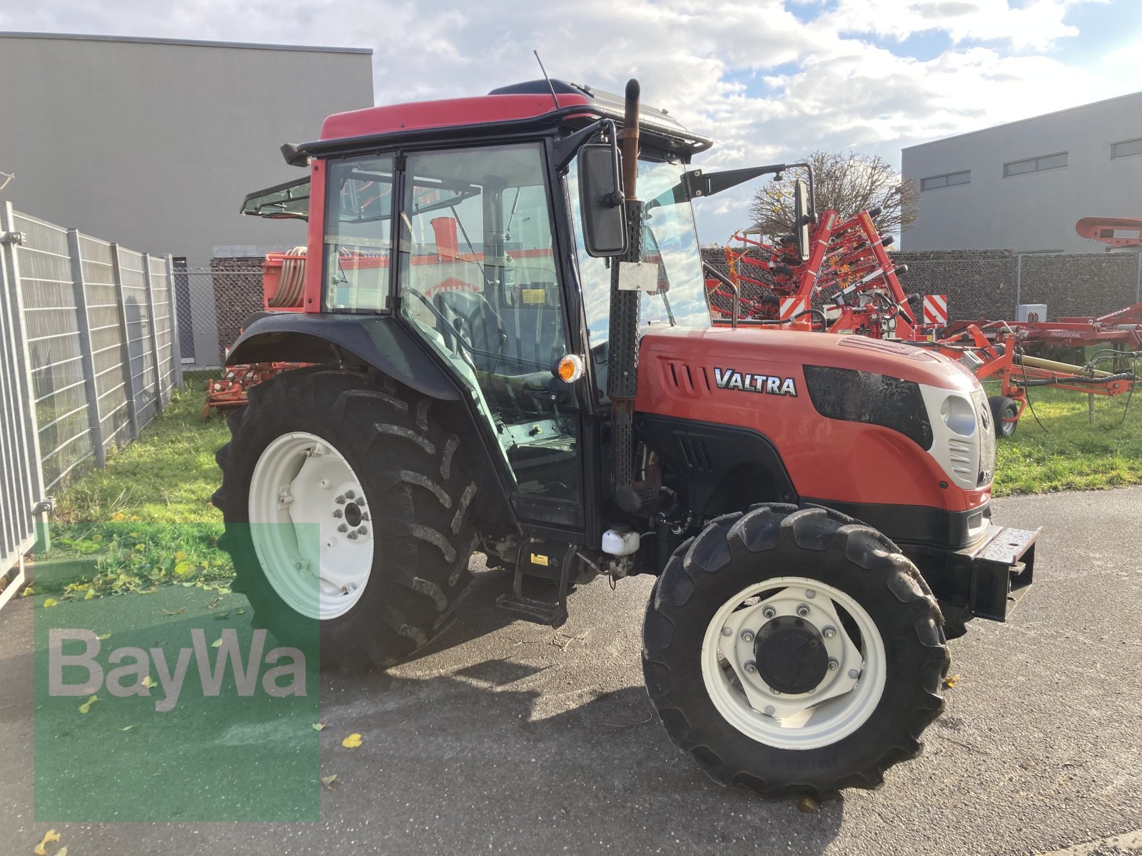 Traktor типа Valtra A73, Gebrauchtmaschine в Giebelstadt (Фотография 4)