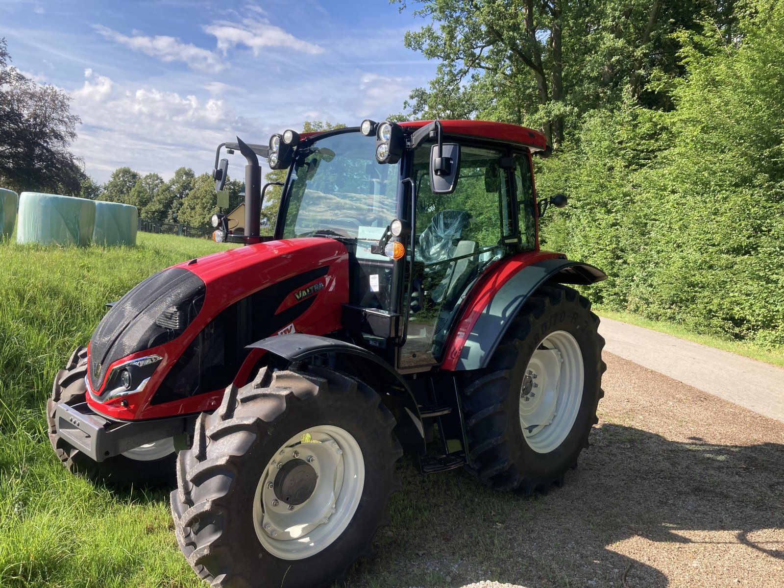 Traktor tip Valtra A75 H2, Neumaschine in Bodenwöhr/ Taxöldern (Poză 1)