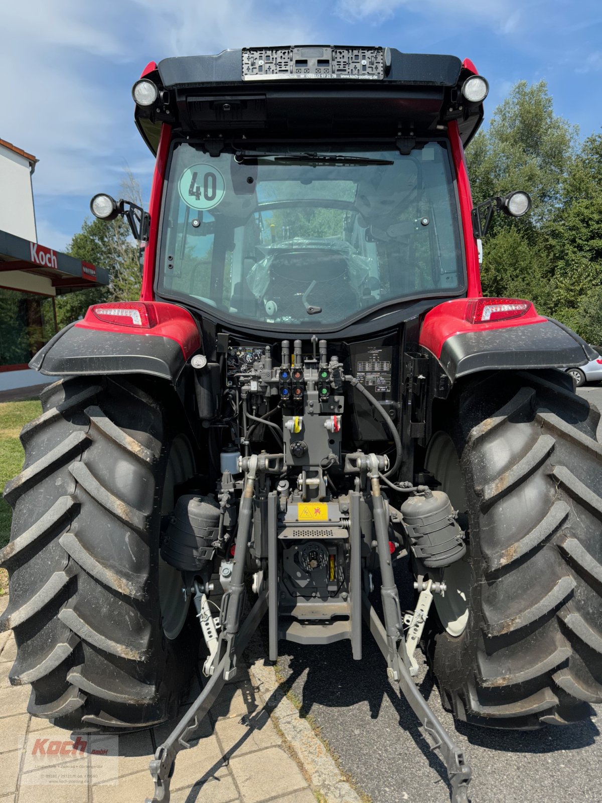 Traktor van het type Valtra A75 H2, Neumaschine in Neumarkt / Pölling (Foto 4)