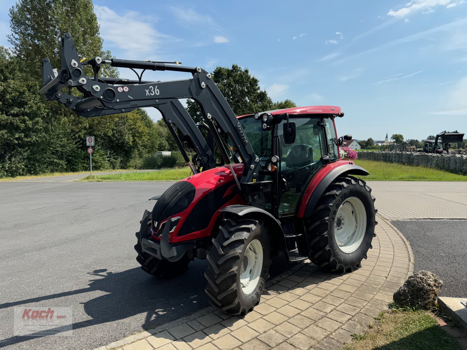 Traktor des Typs Valtra A75 H2, Neumaschine in Neumarkt / Pölling (Bild 6)