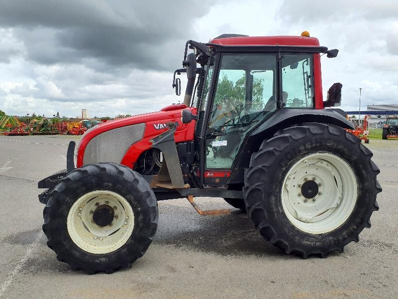 Traktor del tipo Valtra A75, Gebrauchtmaschine en ANTIGNY (Imagen 1)