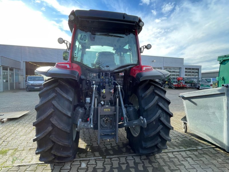 Traktor van het type Valtra A75, Neumaschine in Bad Kötzting