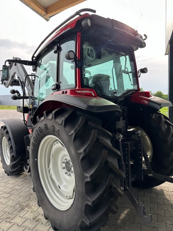 Traktor tip Valtra A75, Neumaschine in Rain (Poză 3)