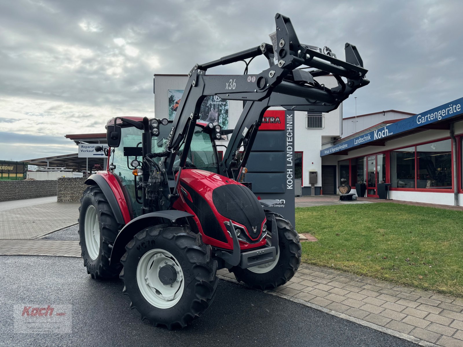 Traktor του τύπου Valtra A75, Neumaschine σε Neumarkt / Pölling (Φωτογραφία 1)