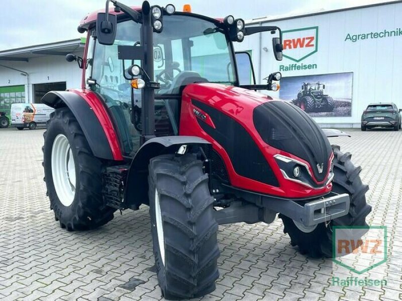 Traktor of the type Valtra A75SH, Neumaschine in Diez (Picture 1)