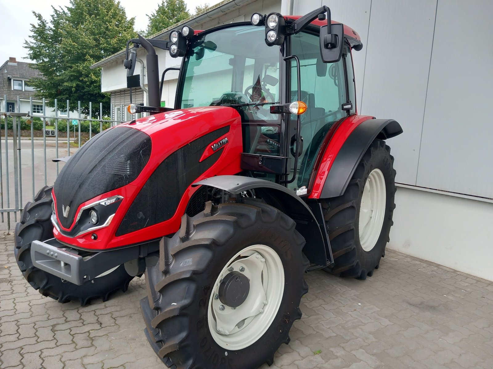 Traktor van het type Valtra A75SH, Gebrauchtmaschine in Eckernförde (Foto 4)