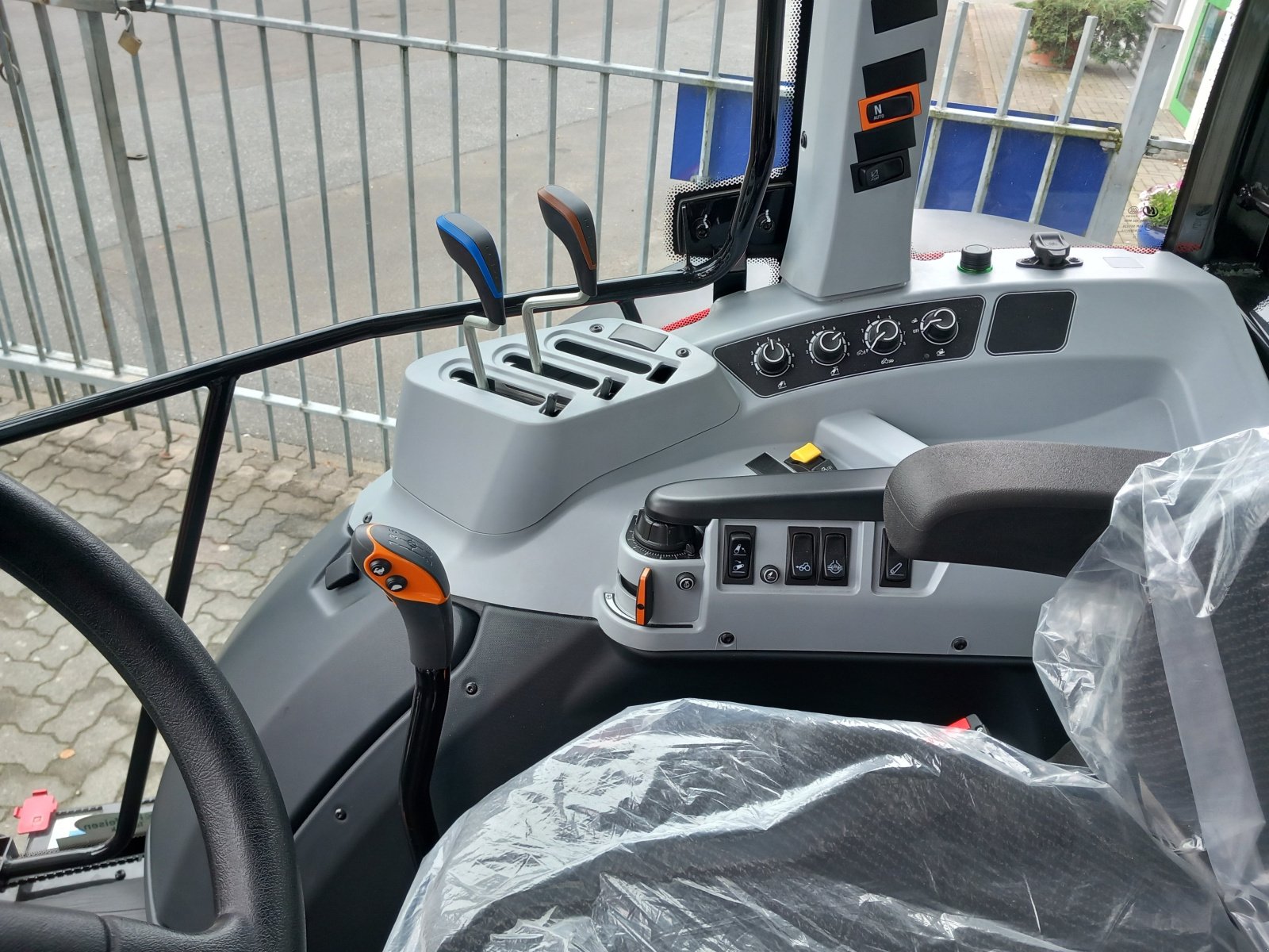 Traktor типа Valtra A75SH, Gebrauchtmaschine в Wanderup (Фотография 7)