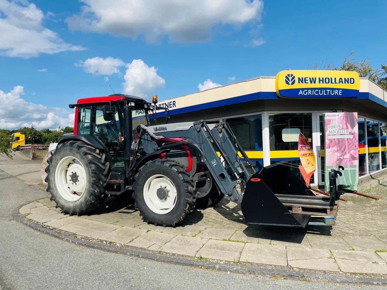 Traktor van het type Valtra A83, Gebrauchtmaschine in Middelfart (Foto 2)