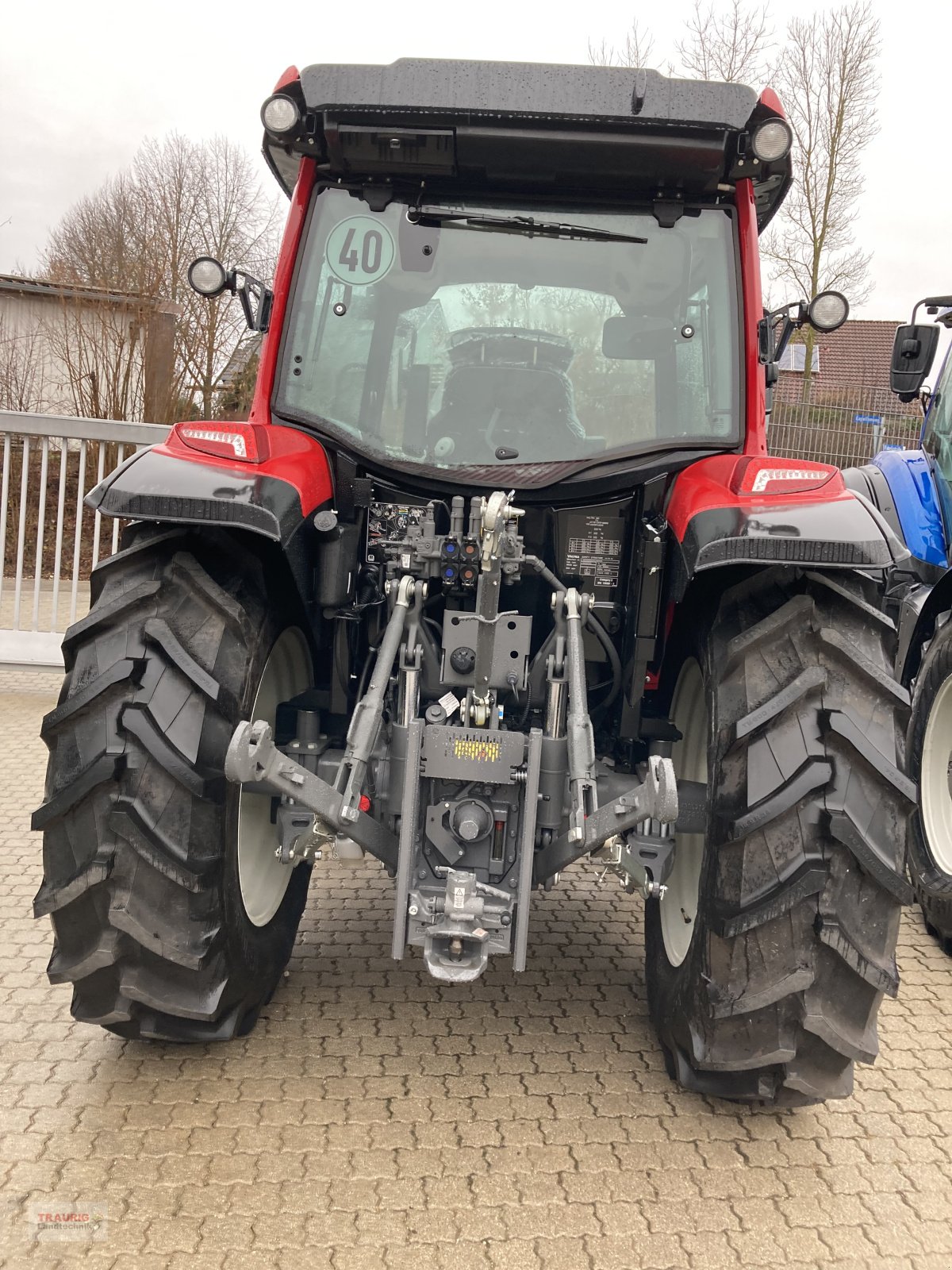 Traktor van het type Valtra A85 Hitech, Neumaschine in Mainburg/Wambach (Foto 10)