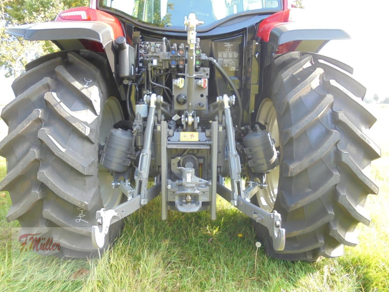 Traktor des Typs Valtra A85 HITECH, Neumaschine in Taaken (Bild 2)