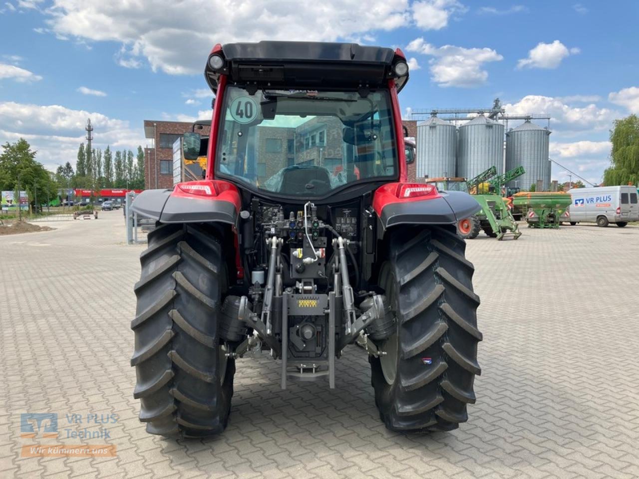 Traktor van het type Valtra A85SH INKL FRONTLADER, Neumaschine in Osterburg (Foto 4)