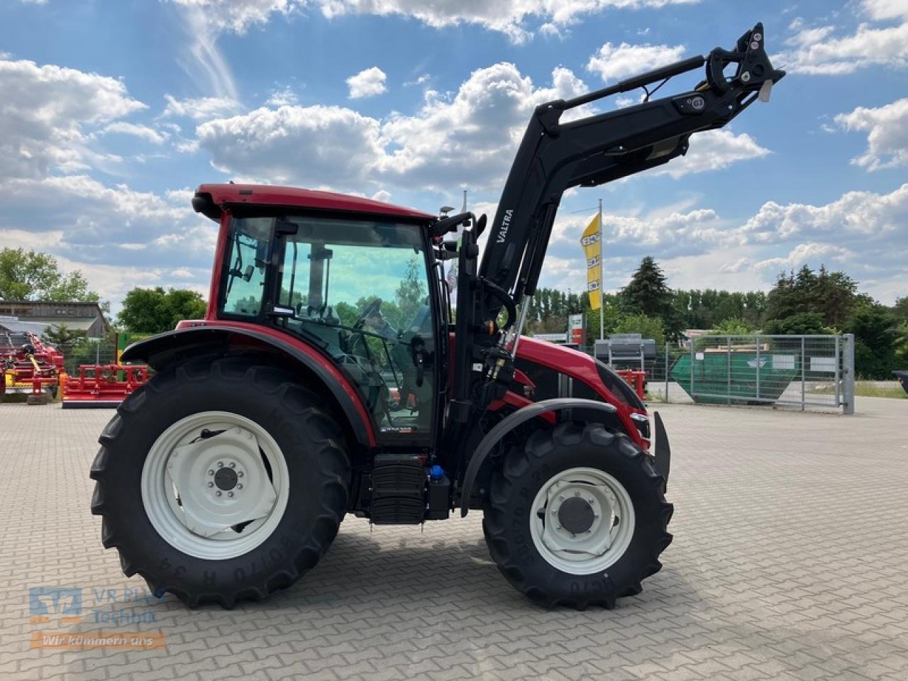 Traktor del tipo Valtra A85SH INKL FRONTLADER, Gebrauchtmaschine In Osterburg (Immagine 6)