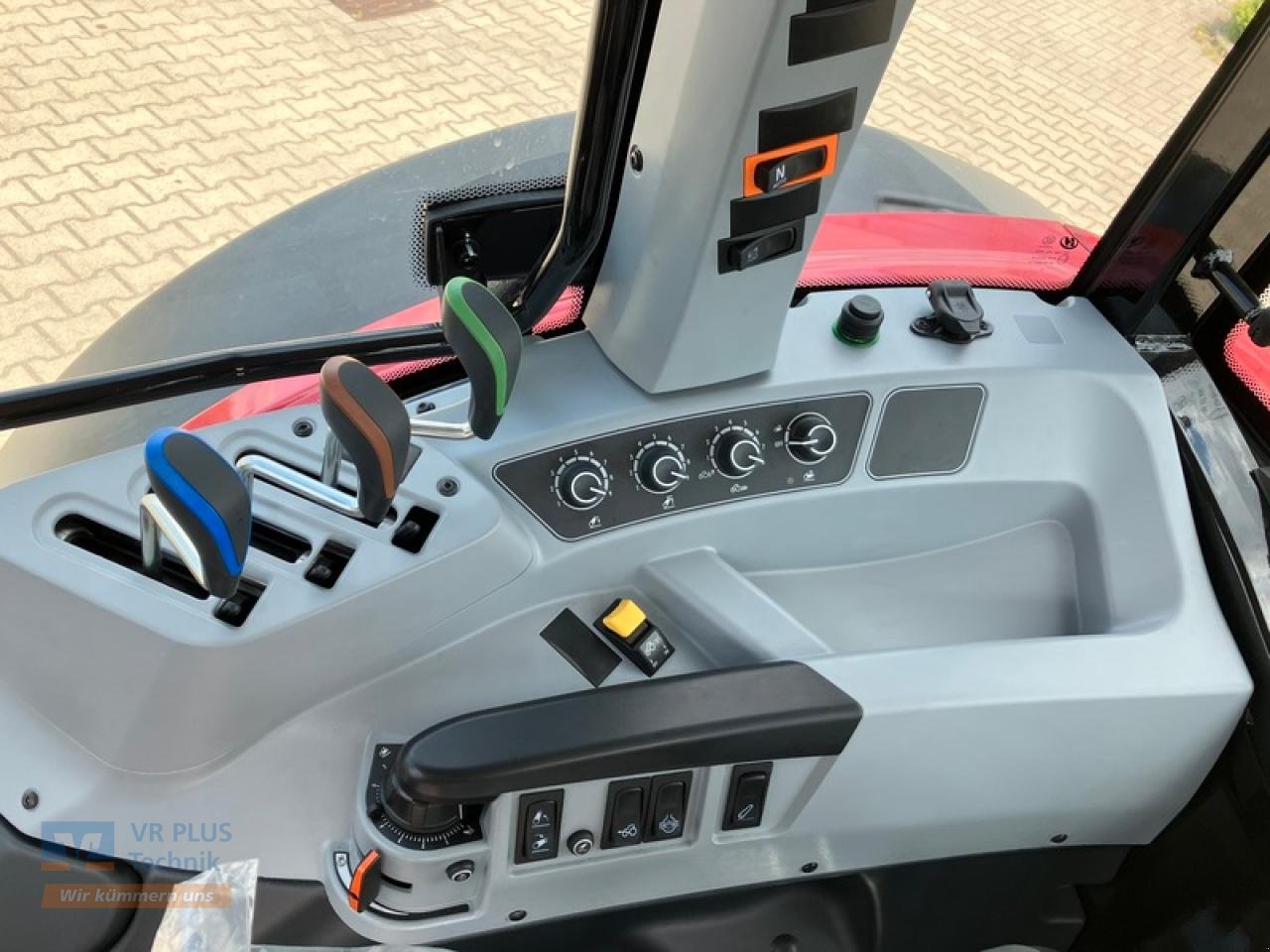 Traktor del tipo Valtra A85SH INKL FRONTLADER, Gebrauchtmaschine In Osterburg (Immagine 8)