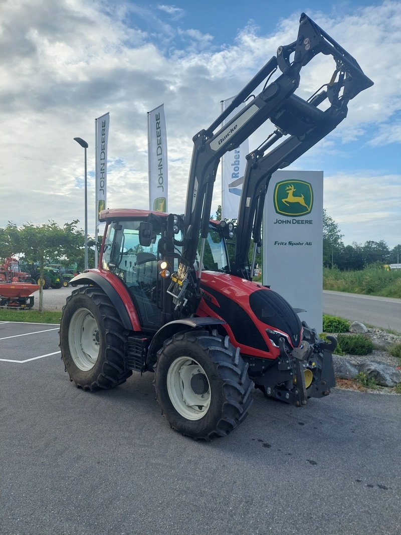 Traktor типа Valtra A95 Hitech, Gebrauchtmaschine в Lengnau (Фотография 2)