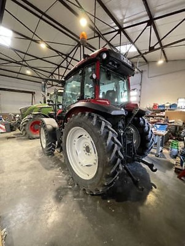 Traktor от тип Valtra A95H2, Gebrauchtmaschine в Carcassonne (Снимка 5)