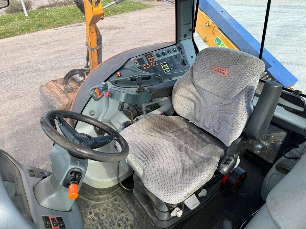 Traktor typu Valtra ENSEMBLE : N 103 HI TECH 5 + EPAREUSE + BROYEUR A, Gebrauchtmaschine v UZERCHE (Obrázek 8)