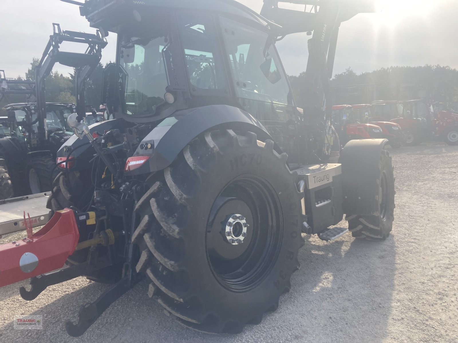 Traktor van het type Valtra G 105 A Hopfen, Neumaschine in Mainburg/Wambach (Foto 5)