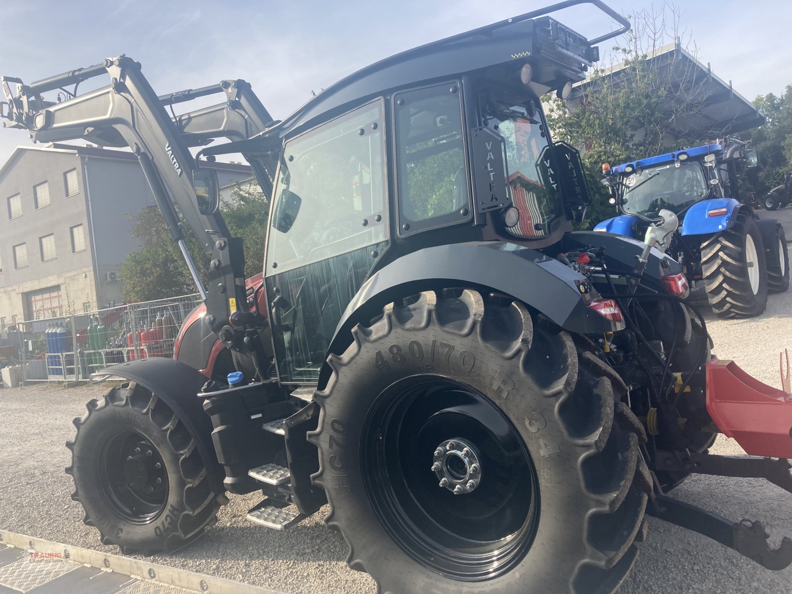 Traktor van het type Valtra G 105 A Hopfen, Neumaschine in Mainburg/Wambach (Foto 7)