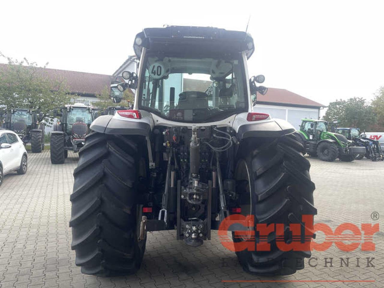 Traktor типа Valtra G 105 V 1B9, Gebrauchtmaschine в Ampfing (Фотография 4)