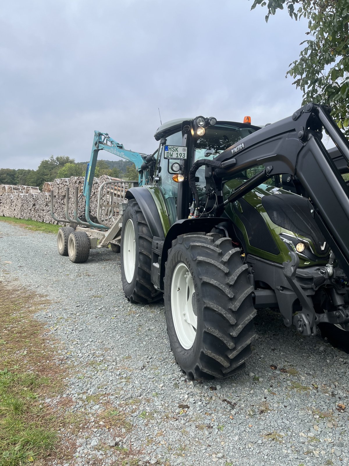 Traktor Türe ait Valtra G 105, Gebrauchtmaschine içinde Medebach (resim 10)