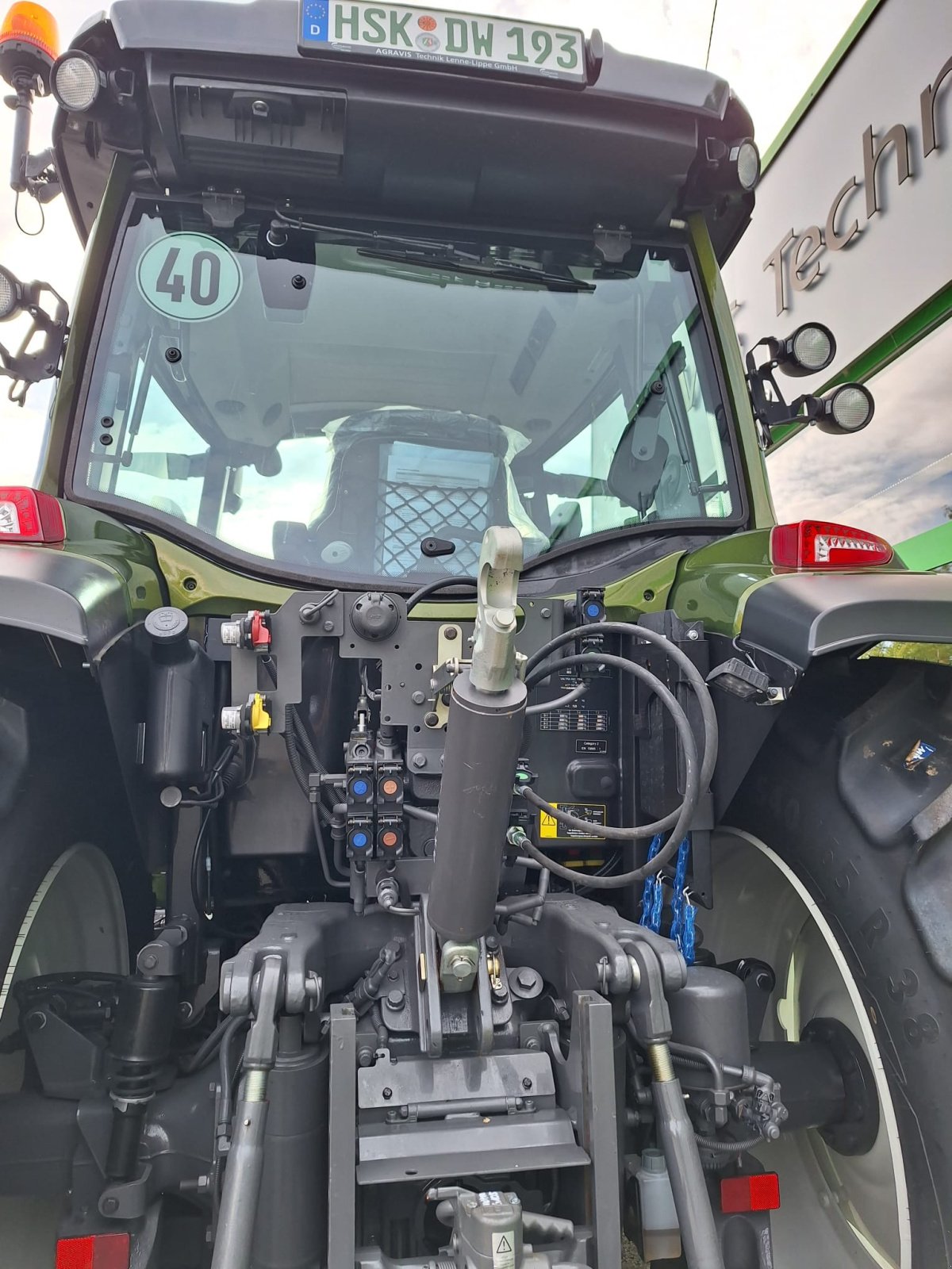 Traktor van het type Valtra G 105, Gebrauchtmaschine in Medebach (Foto 12)