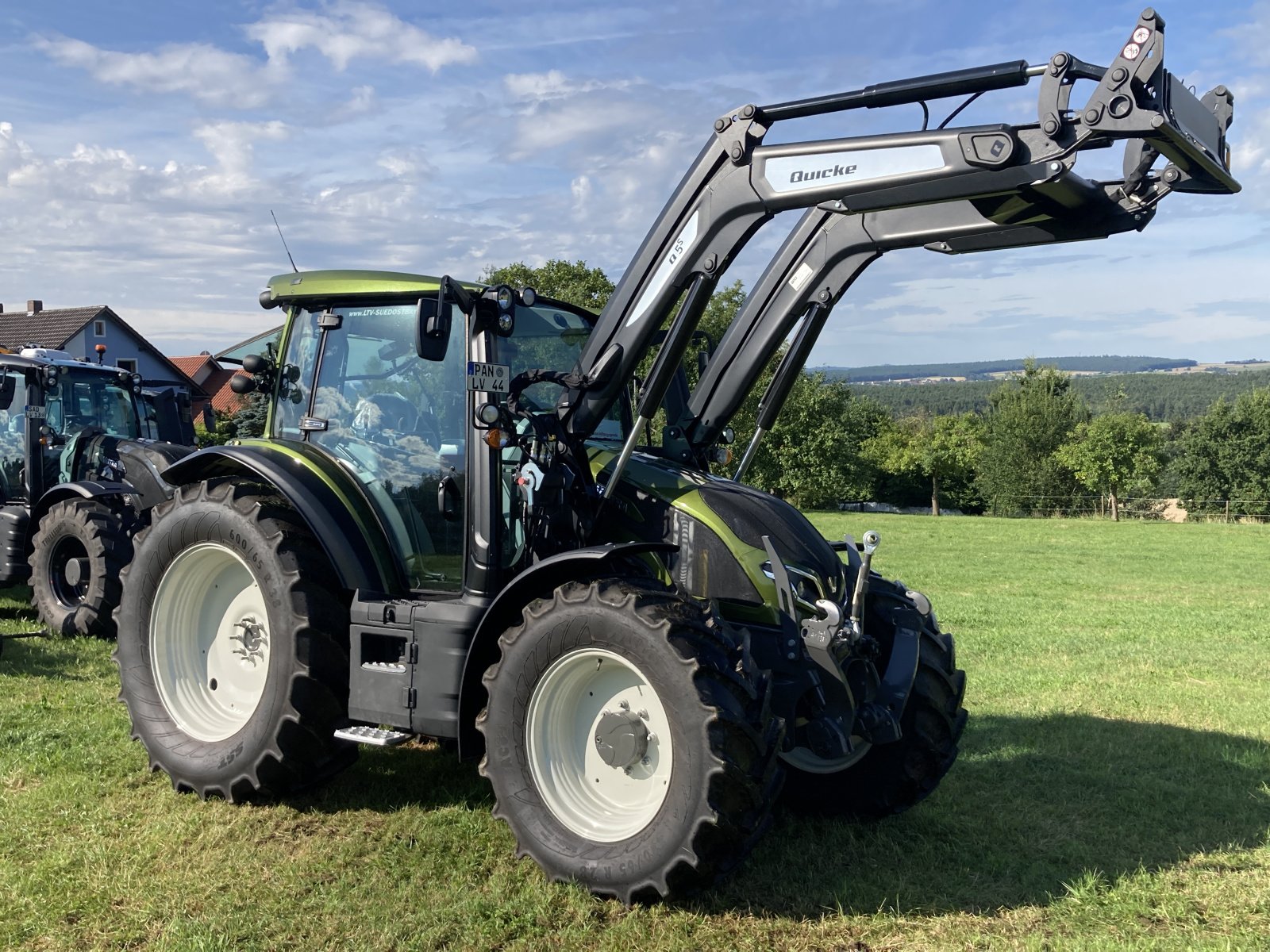 Traktor del tipo Valtra G 125 A, Neumaschine en Bodenwöhr/ Taxöldern (Imagen 1)