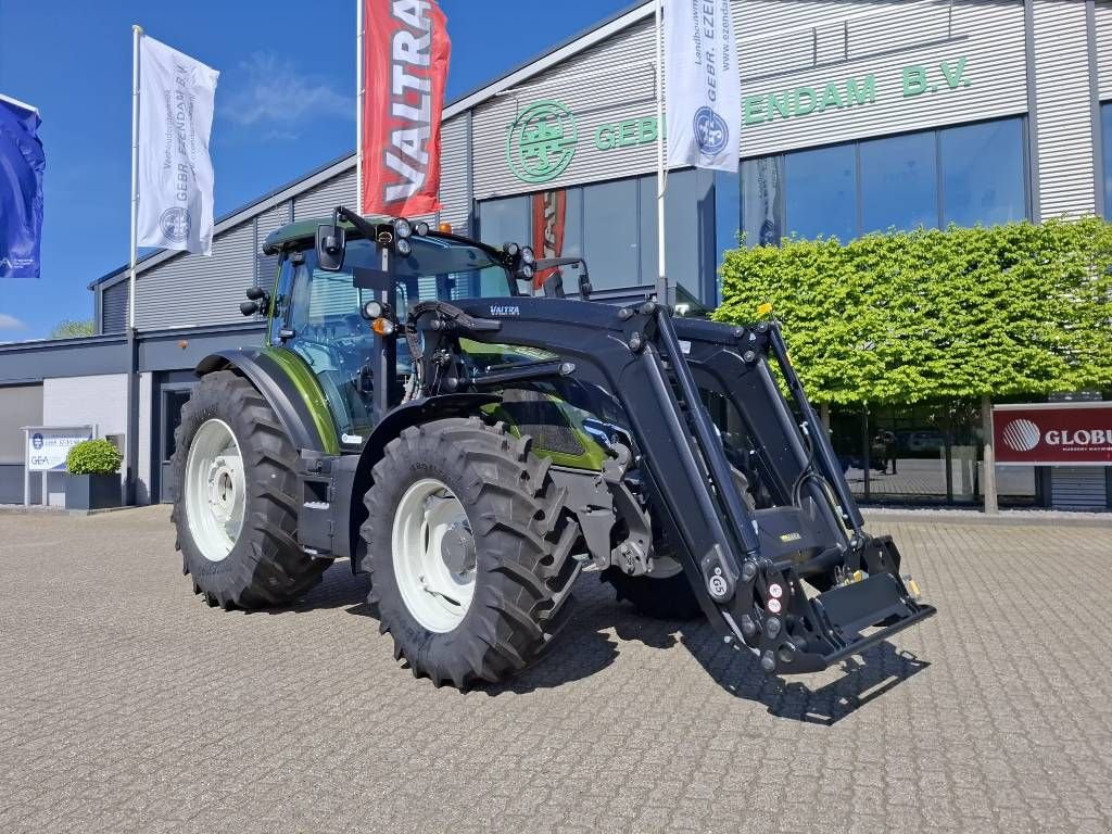 Traktor typu Valtra G 125 Active, Neumaschine v Borne (Obrázek 3)