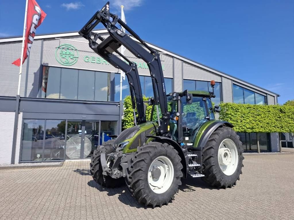 Traktor typu Valtra G 125 Active, Neumaschine w Borne (Zdjęcie 1)