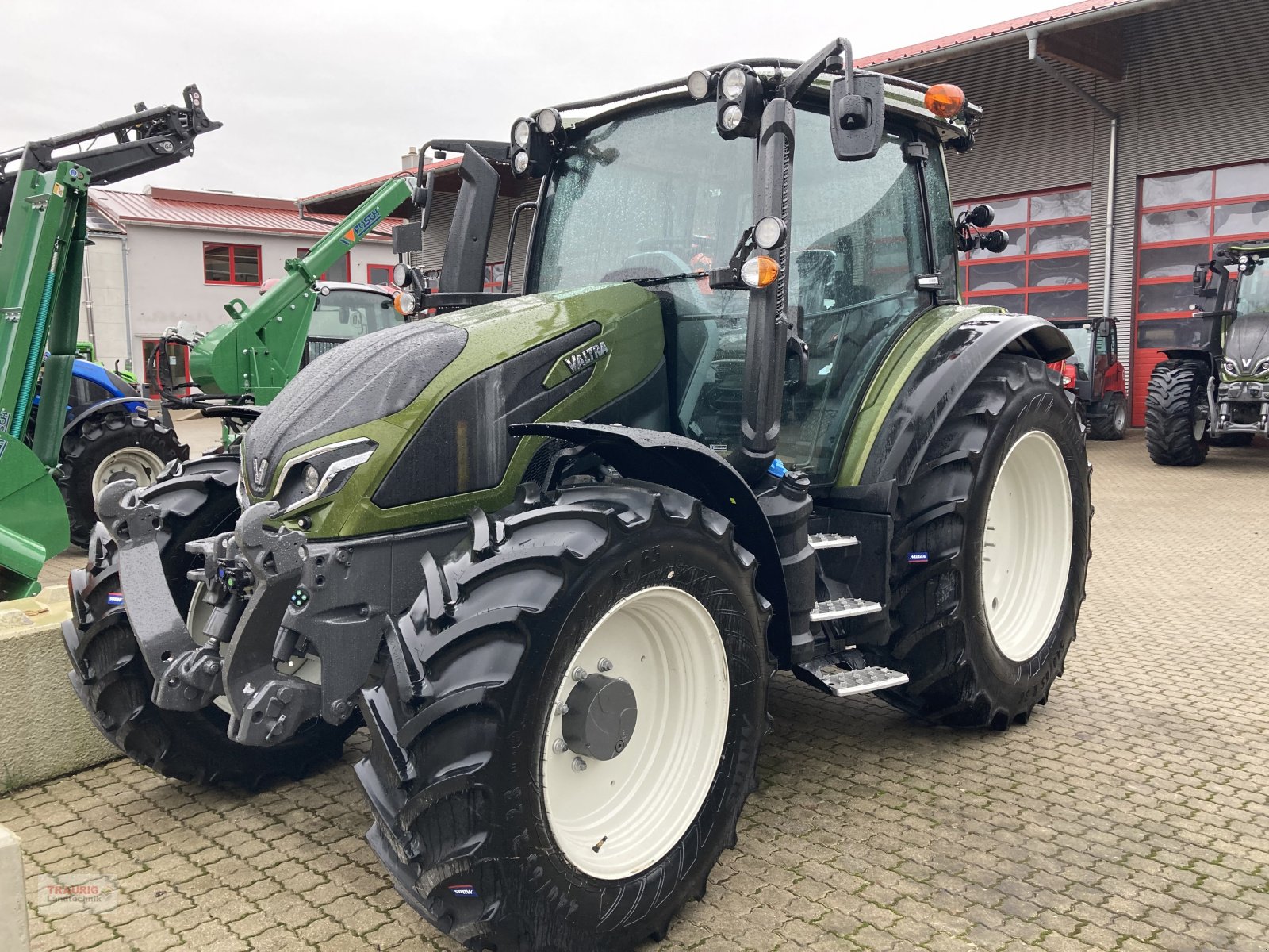 Traktor типа Valtra G 125 Aktiv, Neumaschine в Mainburg/Wambach (Фотография 18)