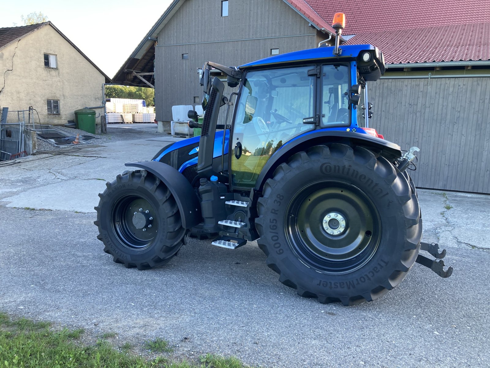 Traktor van het type Valtra G 125 eA (105,115,135), Gebrauchtmaschine in Amtzell (Foto 7)