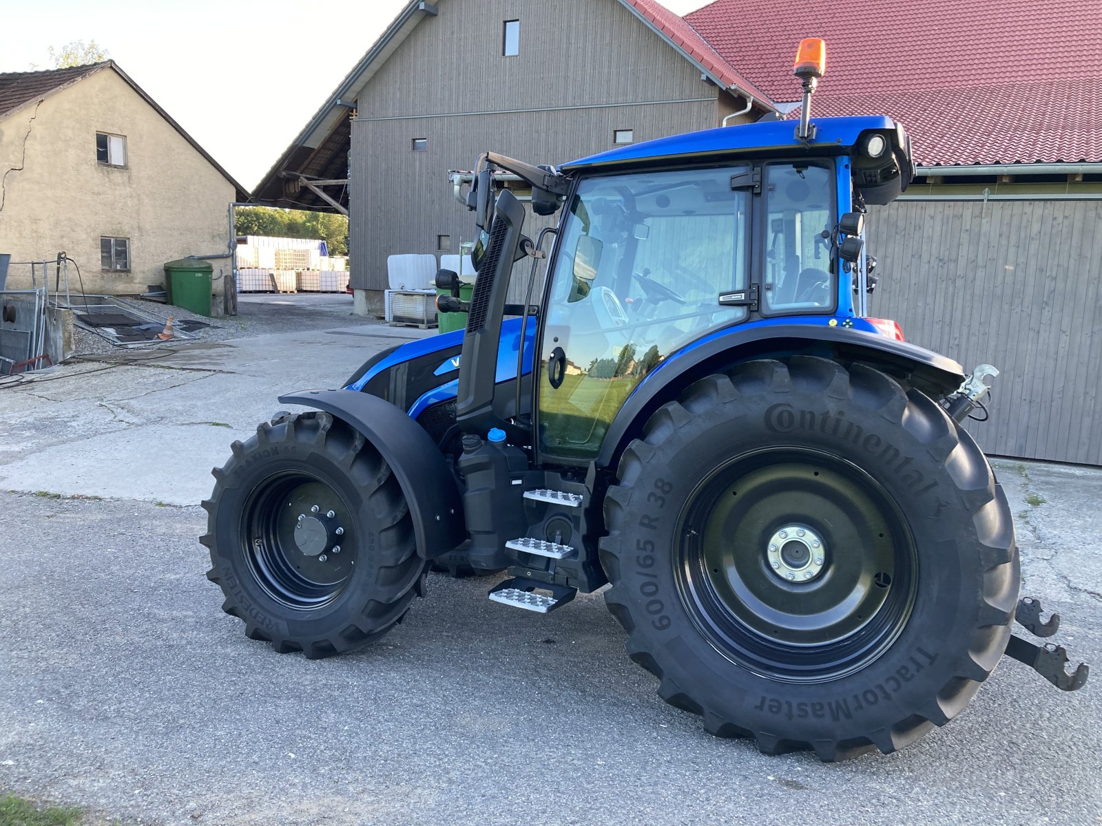 Traktor typu Valtra G 125 eA (105,115,135), Gebrauchtmaschine w Amtzell (Zdjęcie 8)