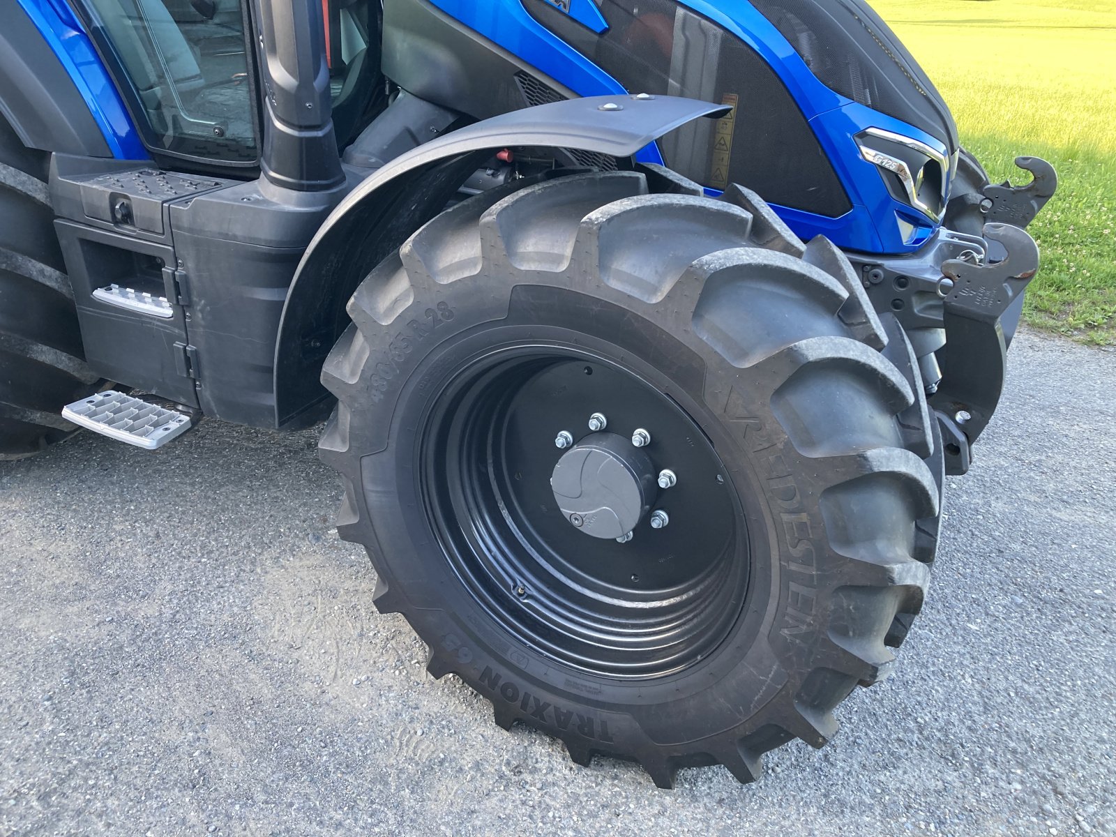 Traktor типа Valtra G 125 eA (105,115,135), Gebrauchtmaschine в Amtzell (Фотография 15)