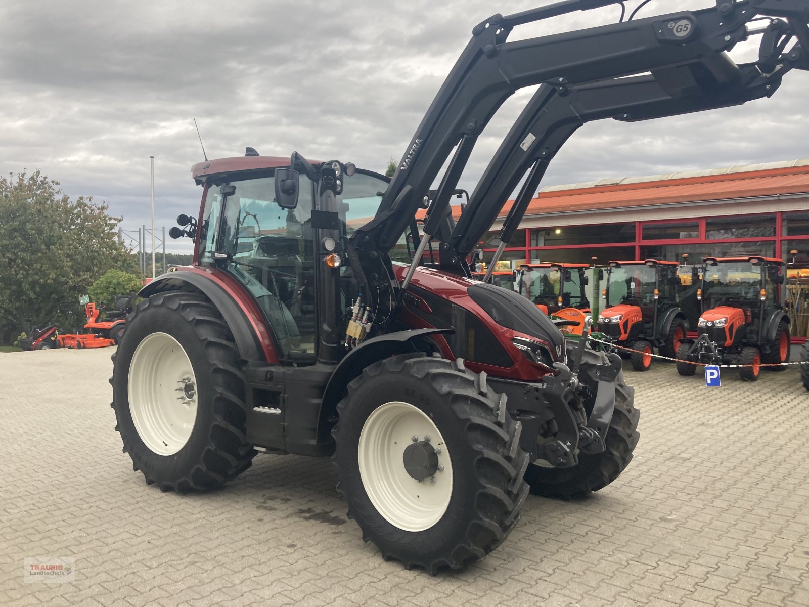 Traktor du type Valtra G 125 Versu m. FL, Neumaschine en Mainburg/Wambach (Photo 1)