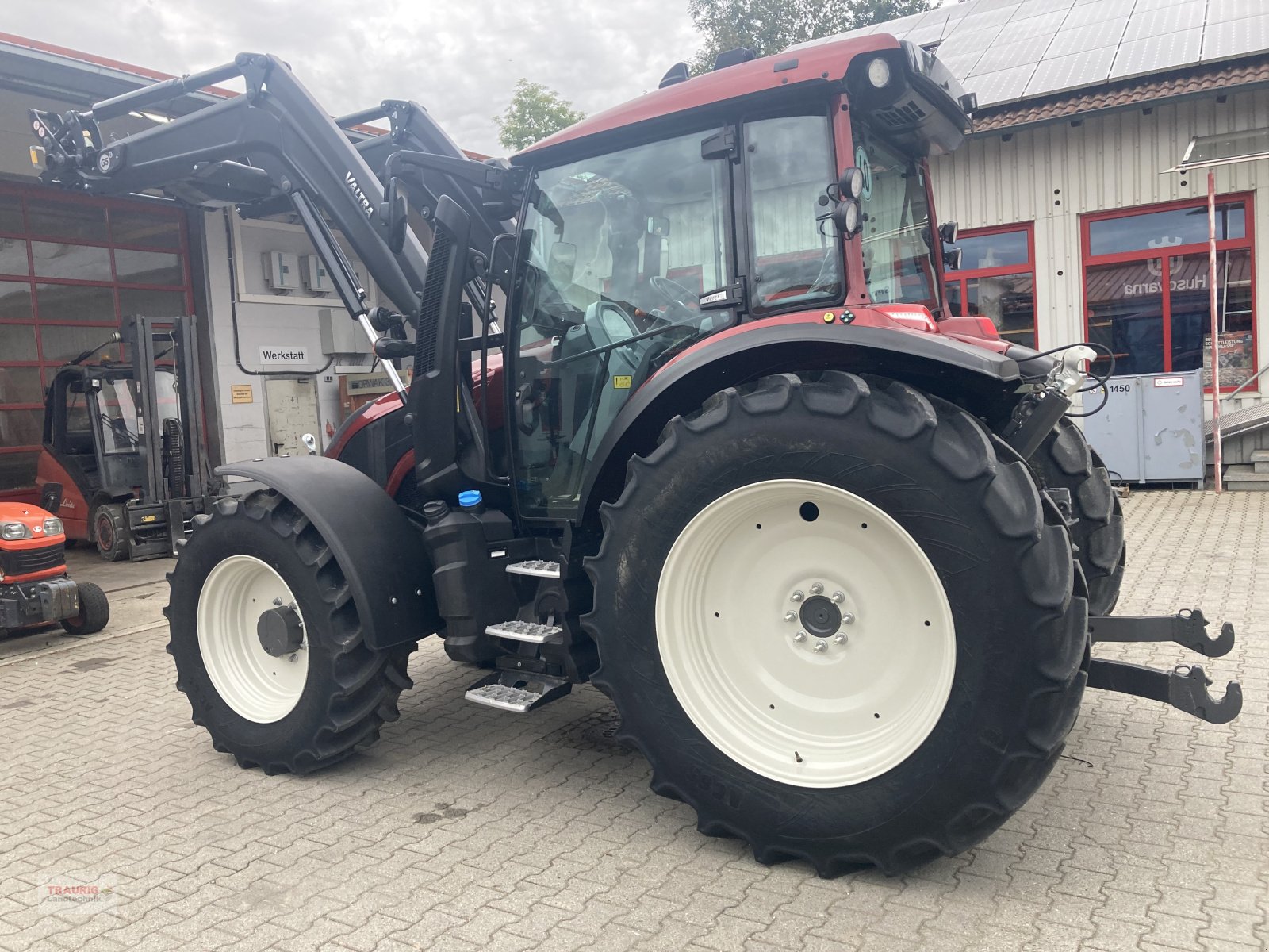 Traktor del tipo Valtra G 125 Versu m. FL, Neumaschine en Mainburg/Wambach (Imagen 2)