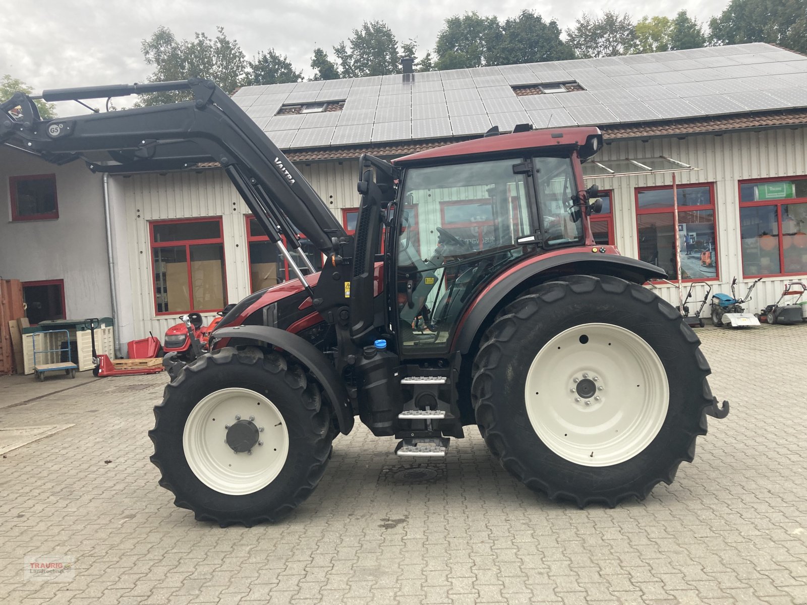 Traktor du type Valtra G 125 Versu m. FL, Neumaschine en Mainburg/Wambach (Photo 3)