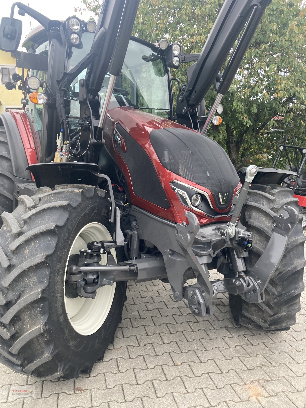 Traktor of the type Valtra G 125 Versu m. FL, Neumaschine in Mainburg/Wambach (Picture 22)