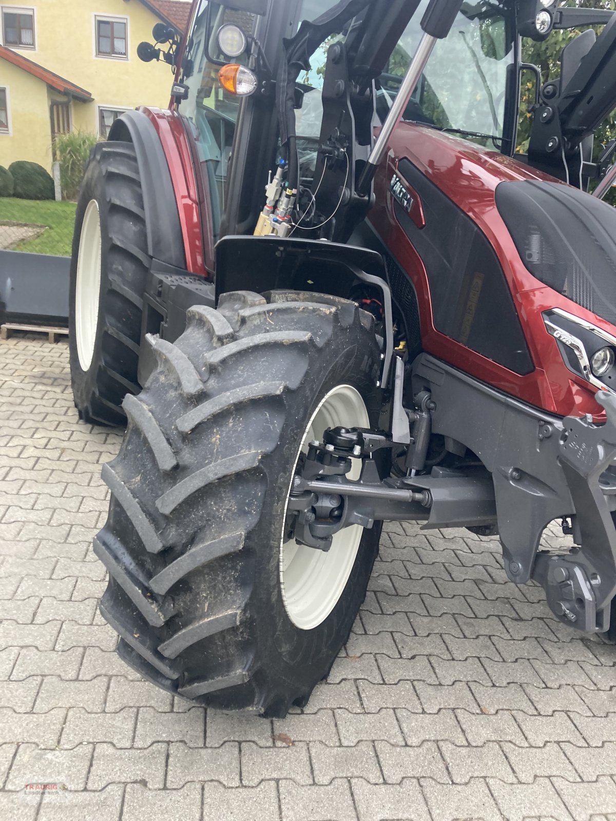 Traktor of the type Valtra G 125 Versu m. FL, Neumaschine in Mainburg/Wambach (Picture 23)