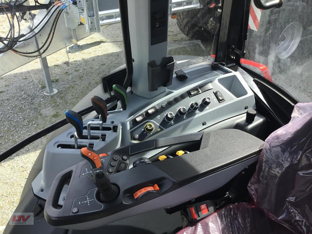 Traktor typu Valtra G 135 A GL, Neumaschine w Eggenfelden (Zdjęcie 9)