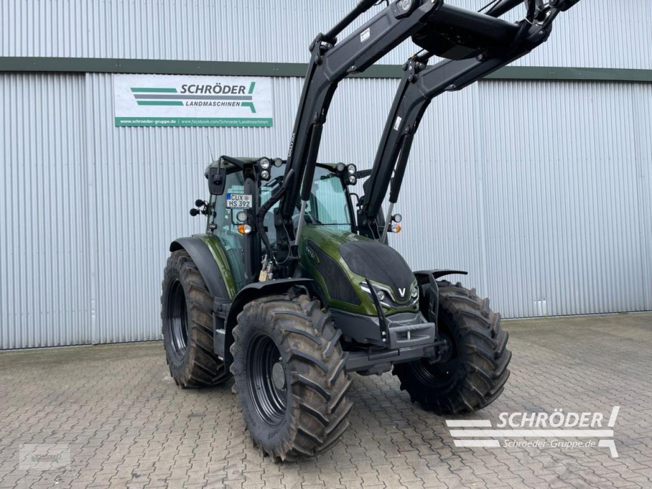 Traktor del tipo Valtra G 135 A, Neumaschine In Hemmoor (Immagine 1)