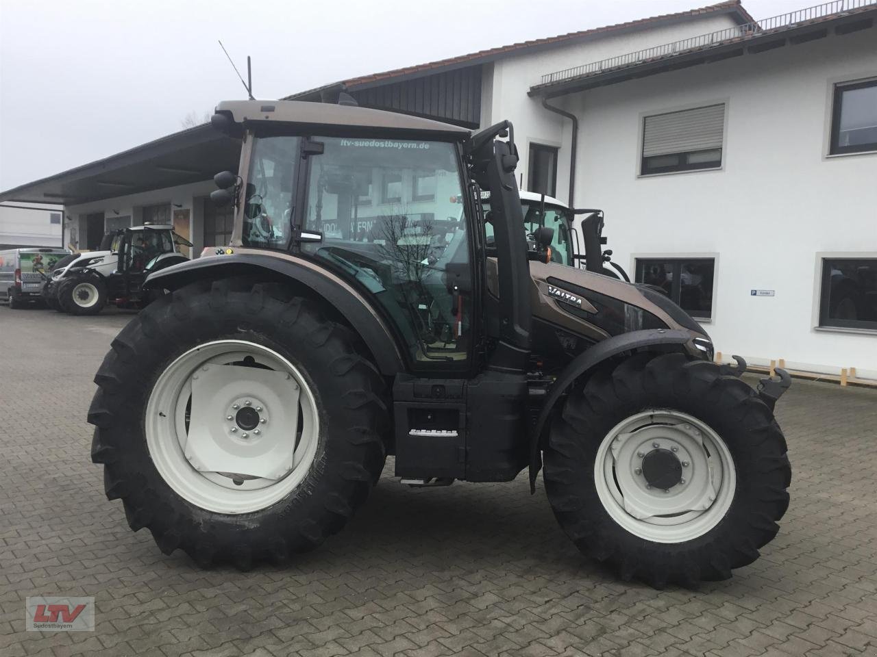 Traktor del tipo Valtra G 135 V [FL], Neumaschine en Eggenfelden (Imagen 1)