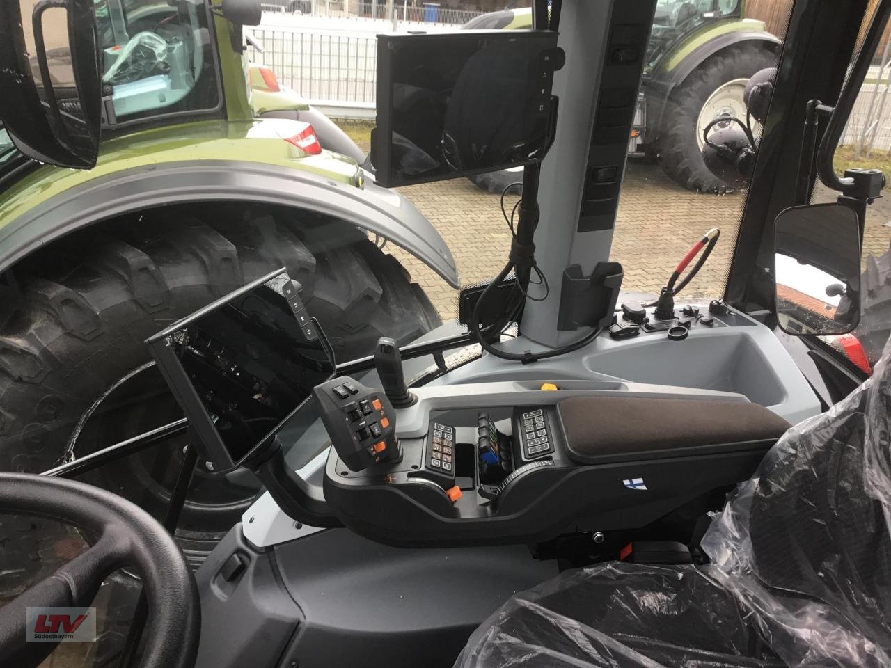 Traktor typu Valtra G 135 V [FL], Neumaschine v Eggenfelden (Obrázok 2)