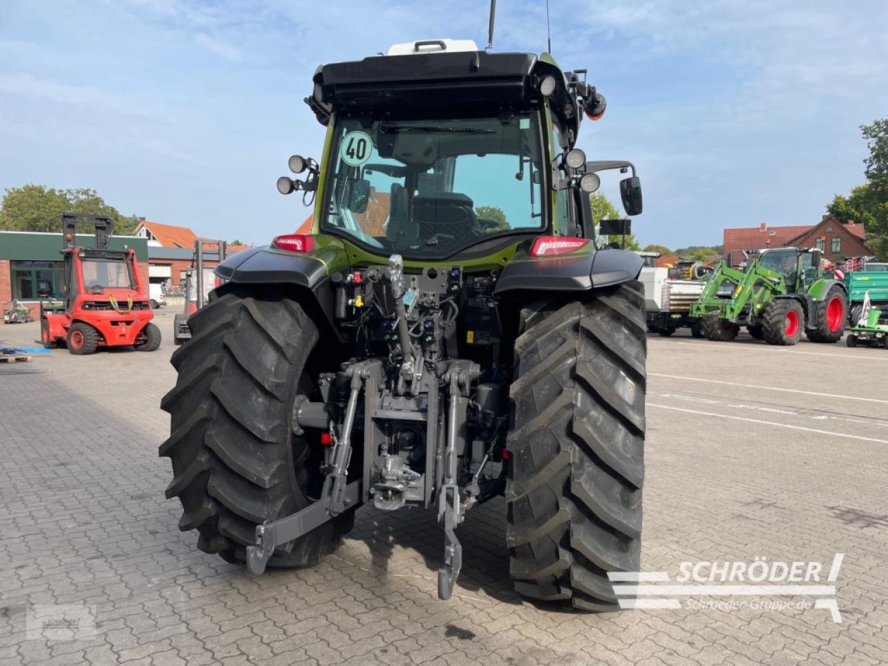 Traktor a típus Valtra G 135 V, Neumaschine ekkor: Völkersen (Kép 3)