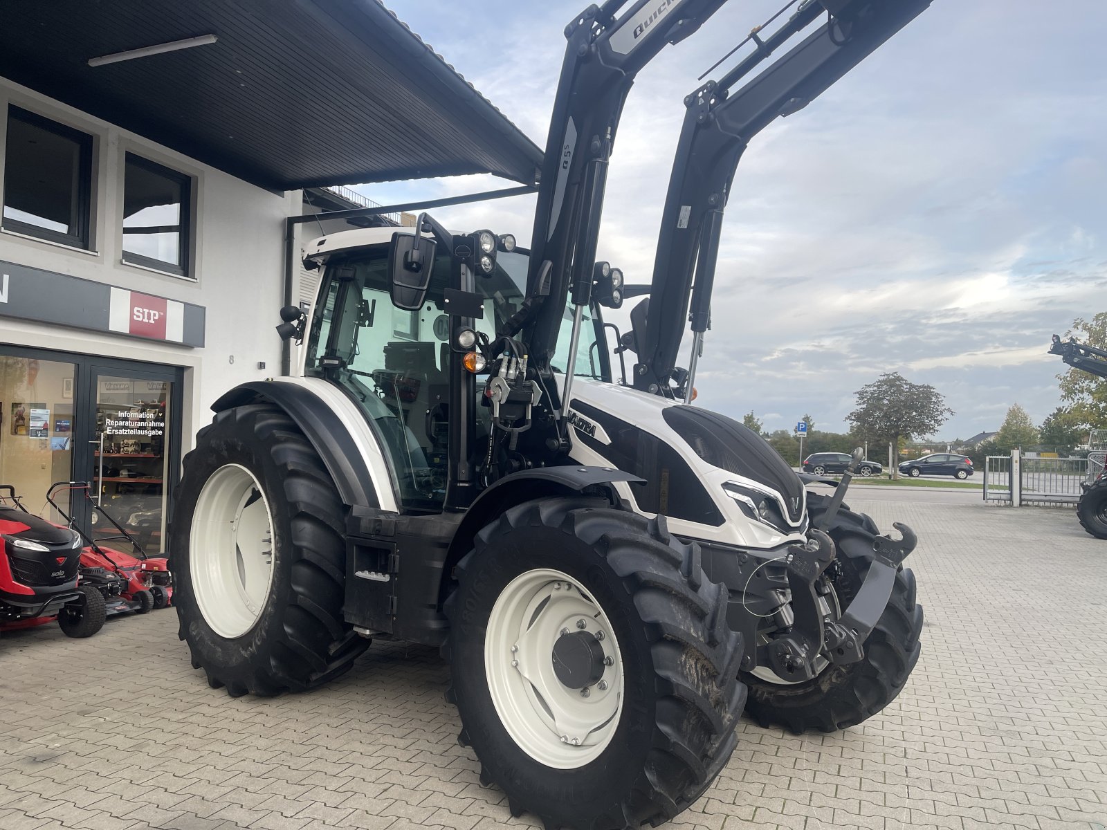 Traktor του τύπου Valtra G105 V, Gebrauchtmaschine σε Deggendorf (Φωτογραφία 3)