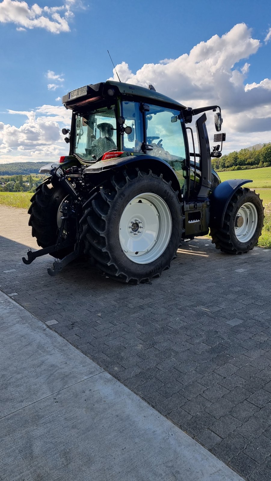 Traktor du type Valtra G105 V, Gebrauchtmaschine en Lanngöns (Photo 2)