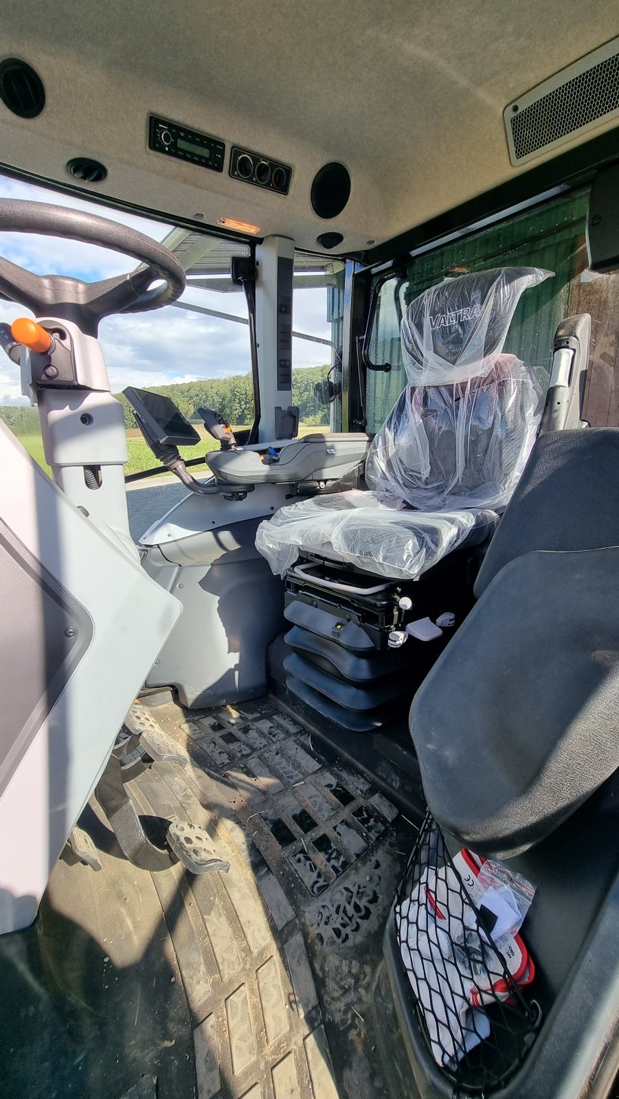 Traktor des Typs Valtra G105 V, Gebrauchtmaschine in Lanngöns (Bild 3)